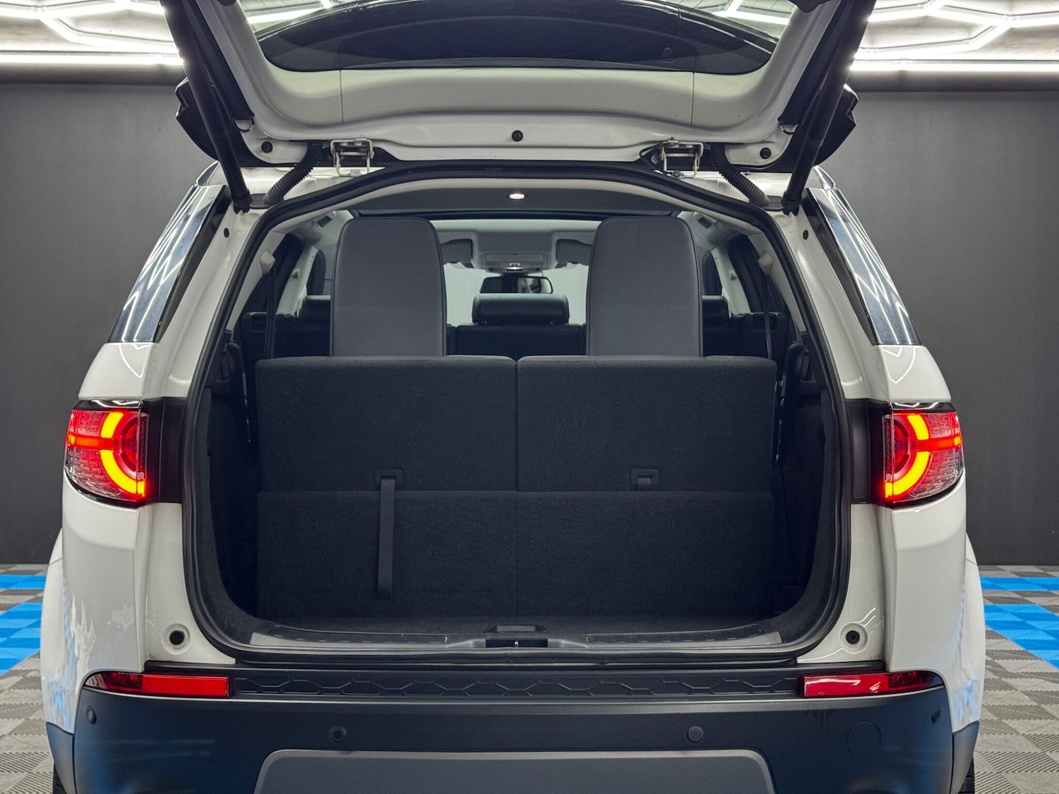 Used Land Rover Discovery Sport 2017 for sale - 76398163: Photo 36