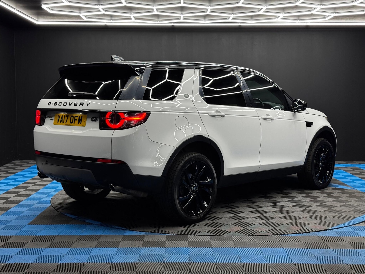 Used Land Rover Discovery Sport 2017 for sale - 76398163: Photo 5