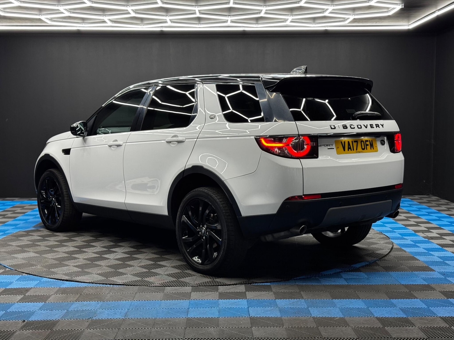 Used Land Rover Discovery Sport 2017 for sale - 76398163: Photo 7