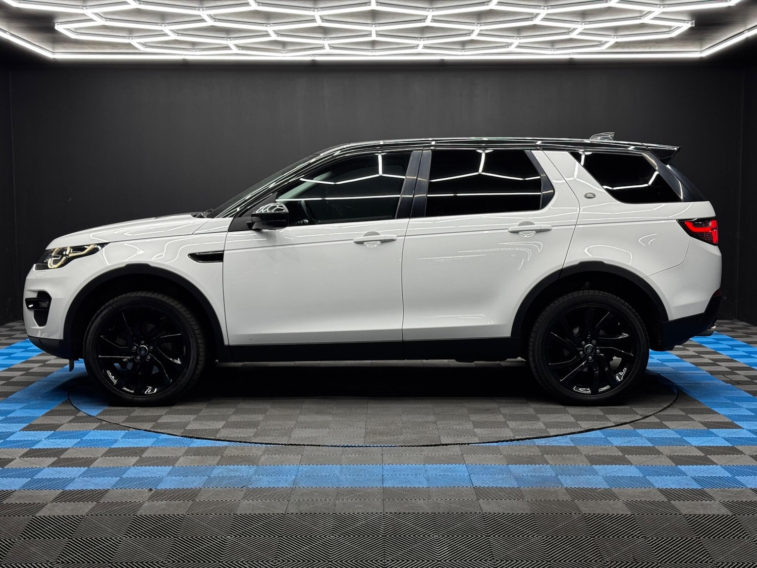 Used Land Rover Discovery Sport 2017 for sale - 76398163: Photo 8