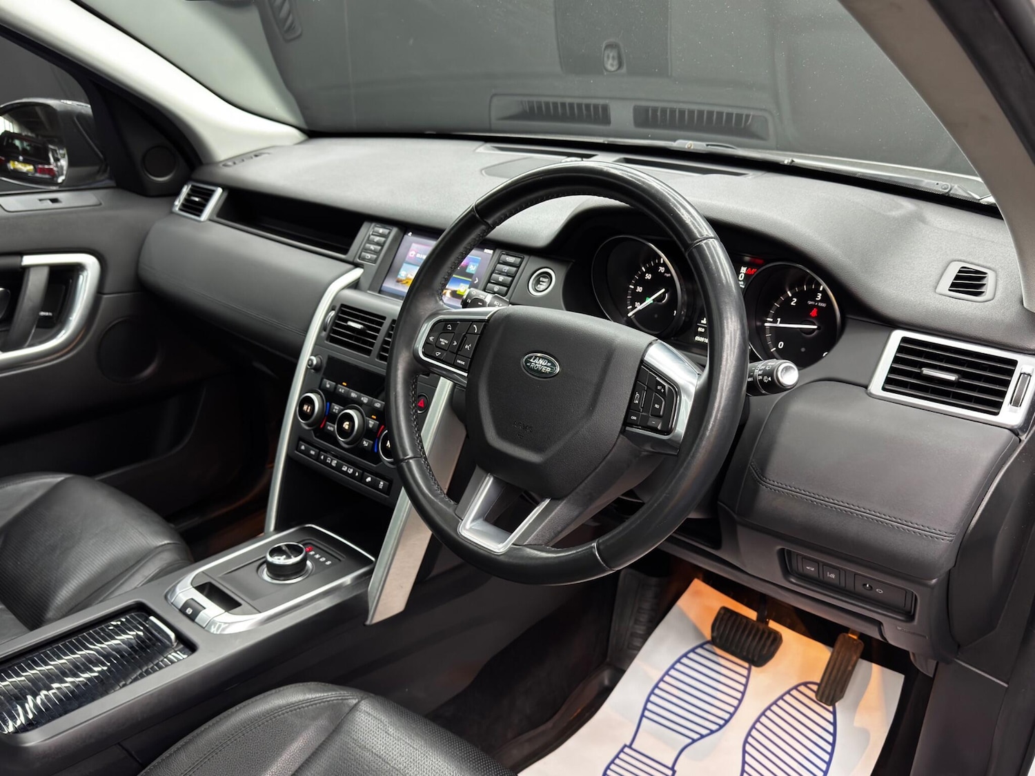 Used Land Rover Discovery Sport 2017 for sale - 76398163: Photo 9