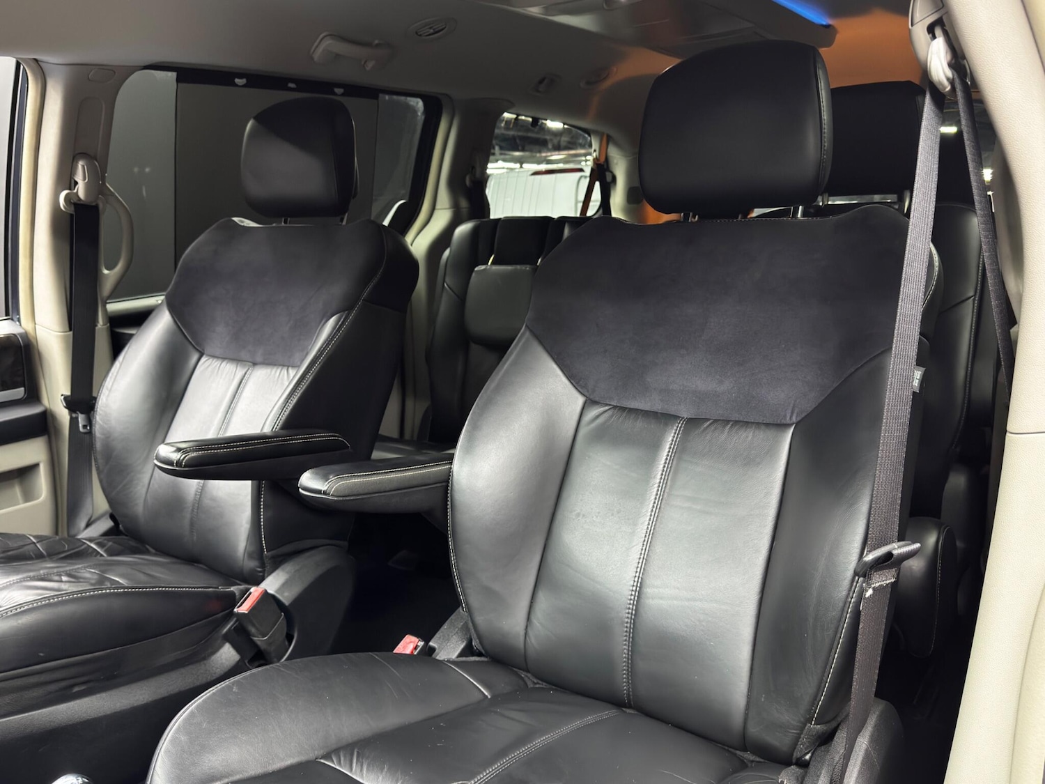 Used Chrysler Grand Voyager 2014 for sale - 76752733: Photo 14