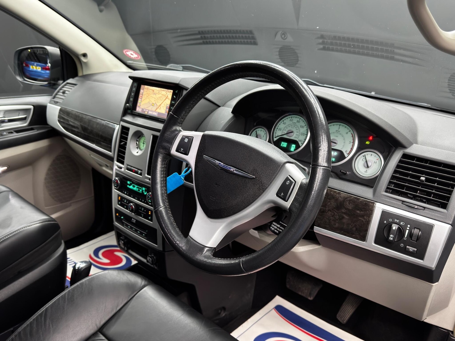 Used Chrysler Grand Voyager 2014 for sale - 76752733: Photo 9