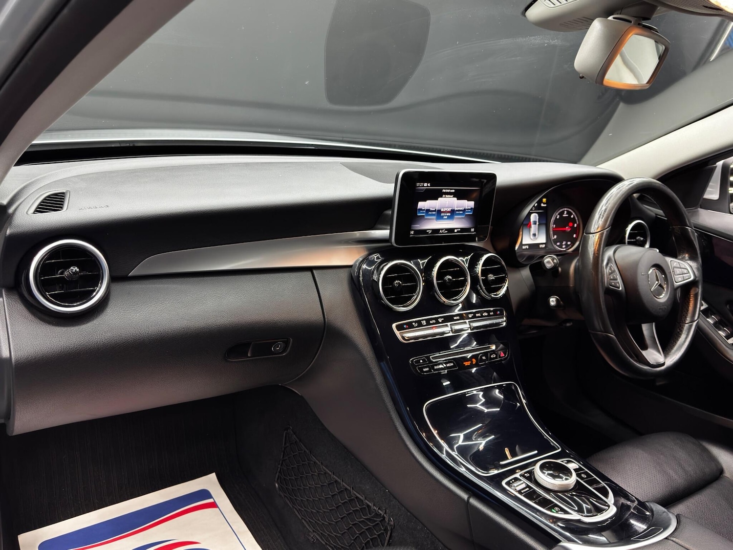 Used Mercedes-Benz C Class 2018 for sale - 76634281: Photo 11