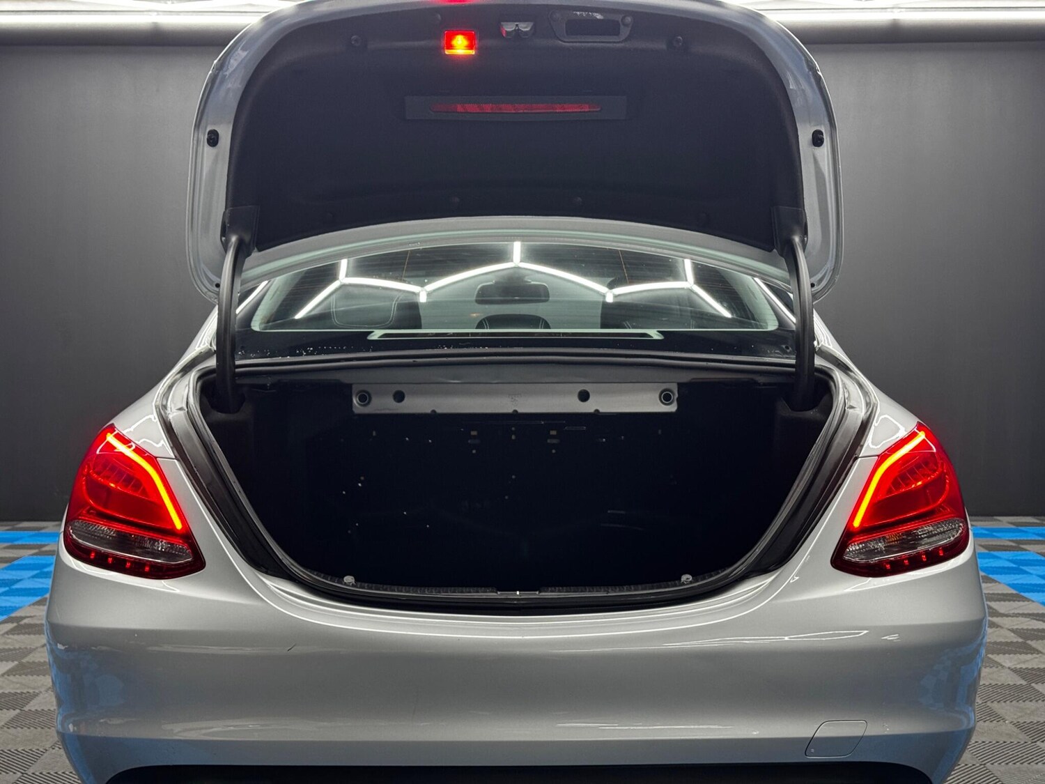 Used Mercedes-Benz C Class 2018 for sale - 76634281: Photo 35