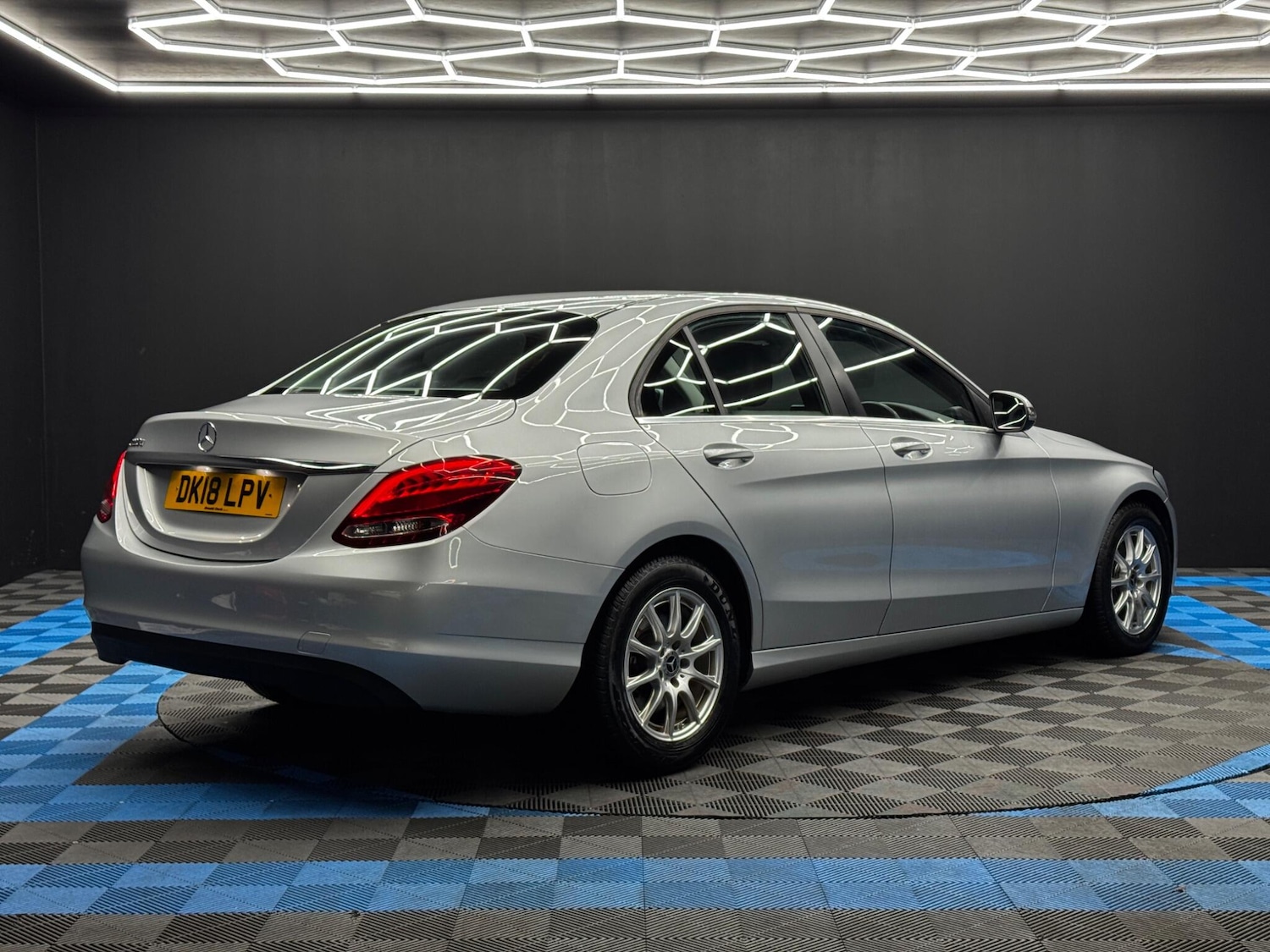 Used Mercedes-Benz C Class 2018 for sale - 76634281: Photo 5