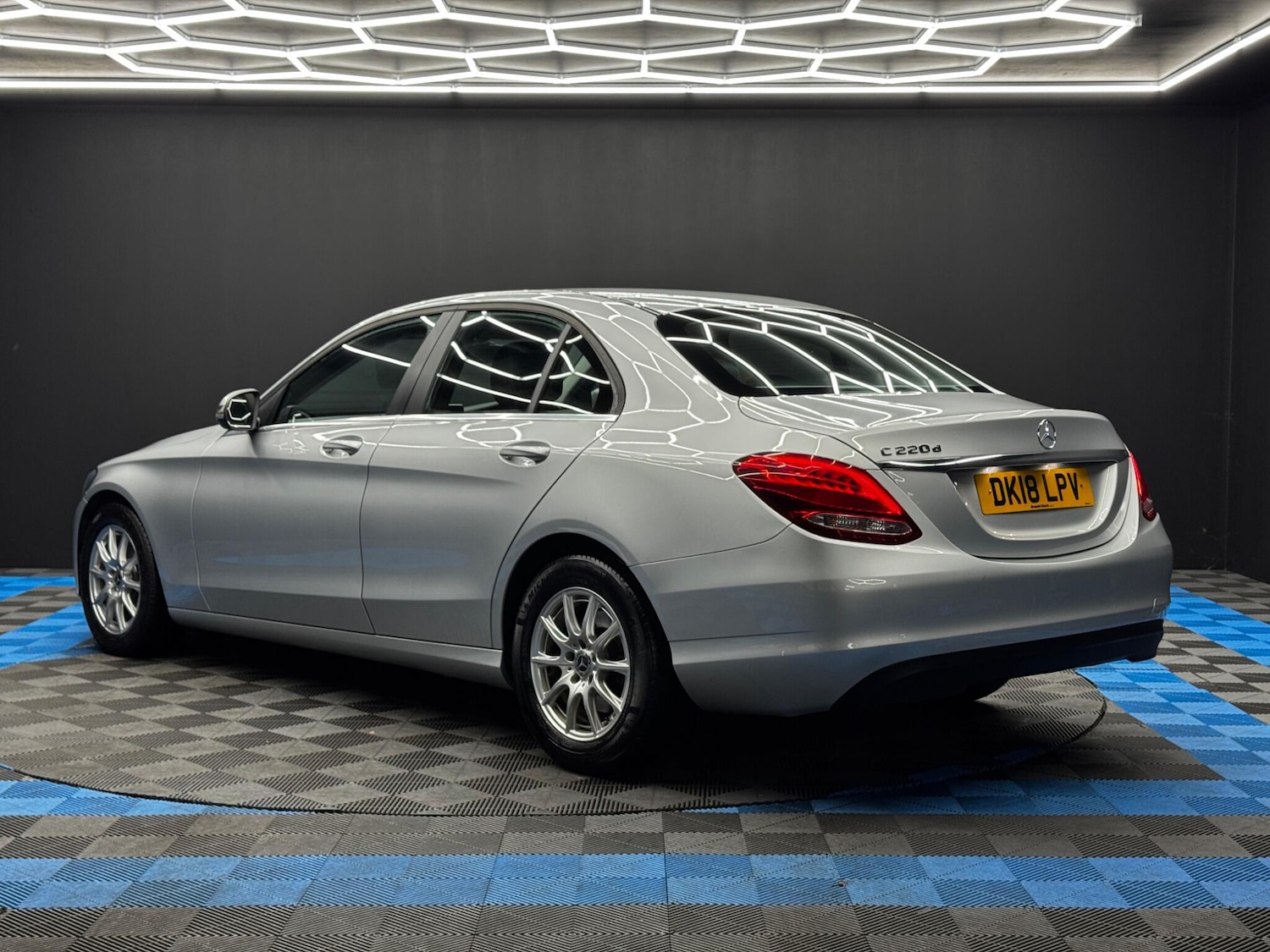 Used Mercedes-Benz C Class 2018 for sale - 76634281: Photo 7