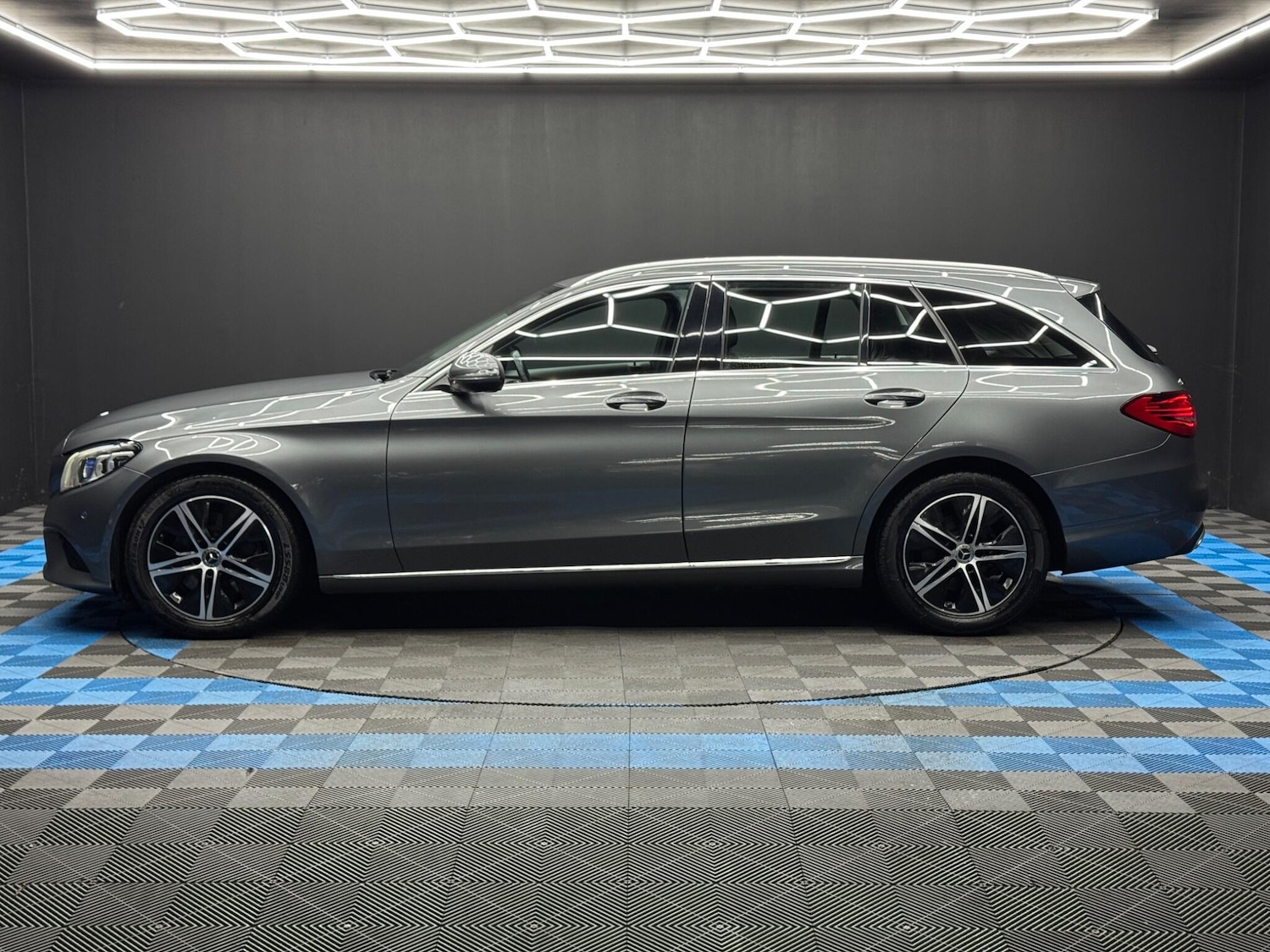 Used Mercedes-Benz C Class 2019 for sale - 77305031: Photo 8