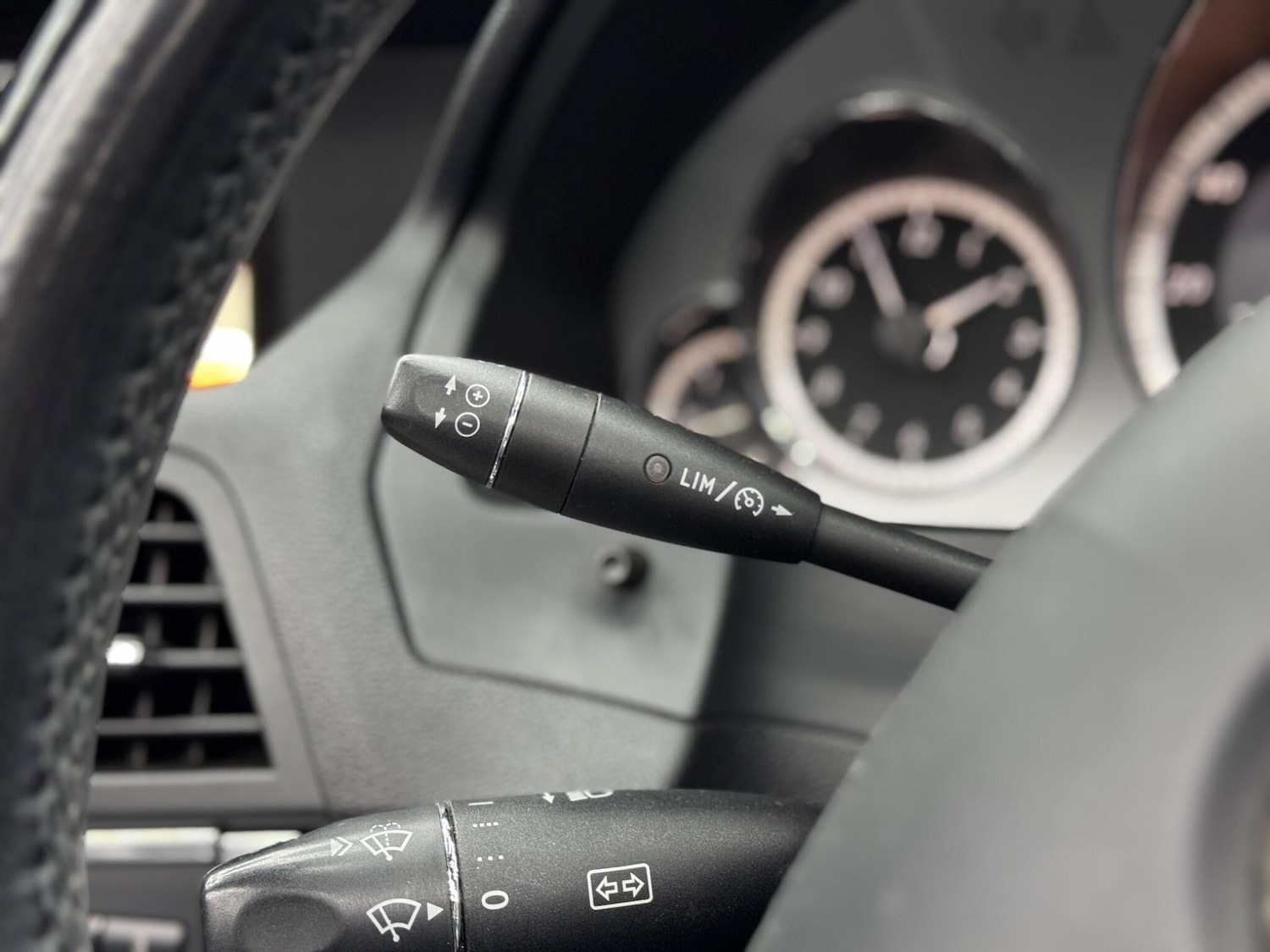 Used Mercedes-Benz E Class 2011 for sale - 77737266: Photo 21