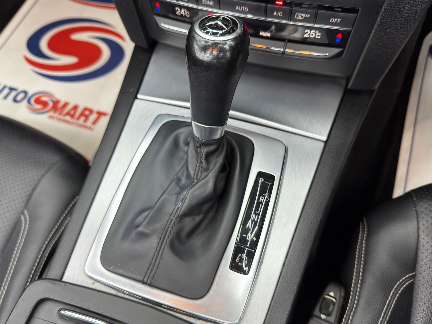 Used Mercedes-Benz E Class 2011 for sale - 77737266: Photo 26