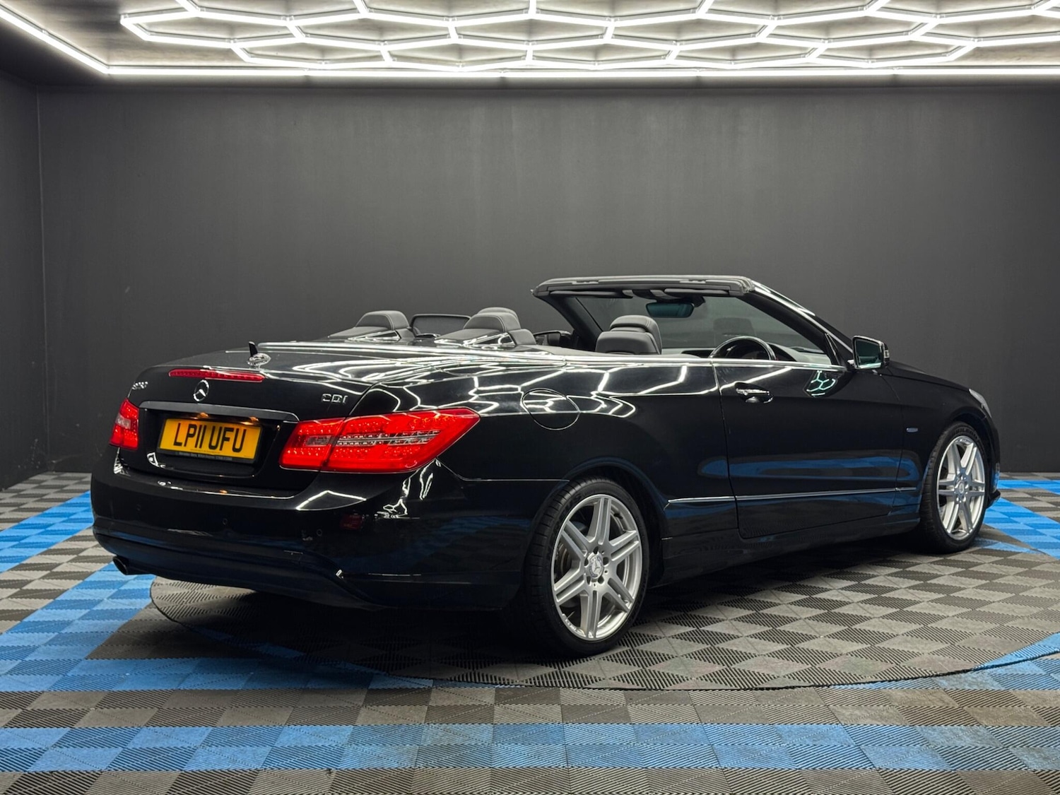 Used Mercedes-Benz E Class 2011 for sale - 77737266: Photo 5