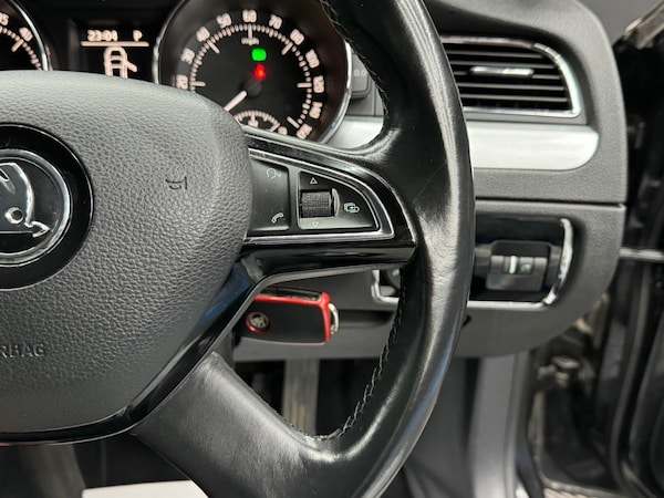 Used Skoda Superb 2015 for sale - 74452898: Photo 21
