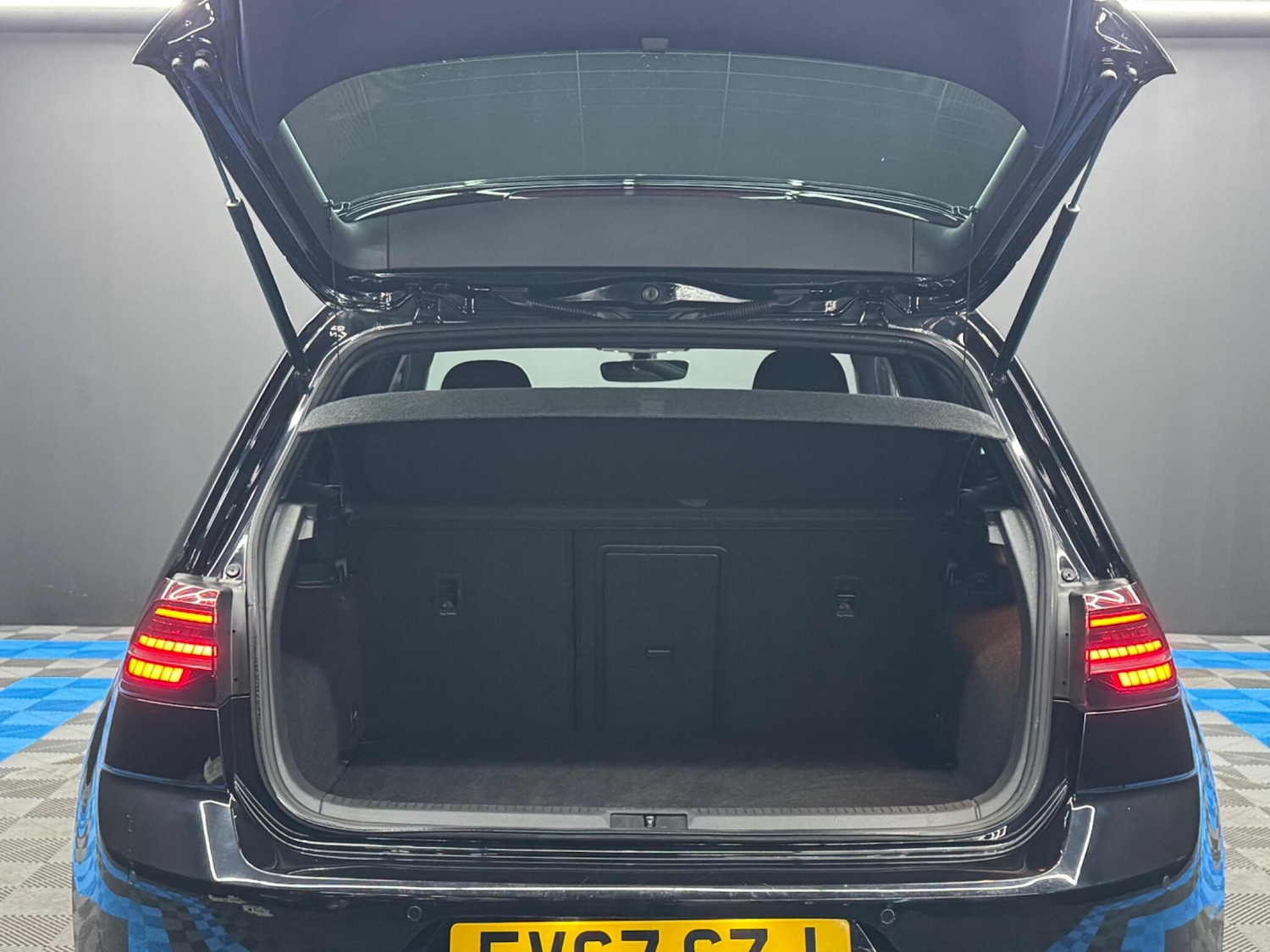 Used Volkswagen Golf 2017 for sale - 77315211: Photo 37