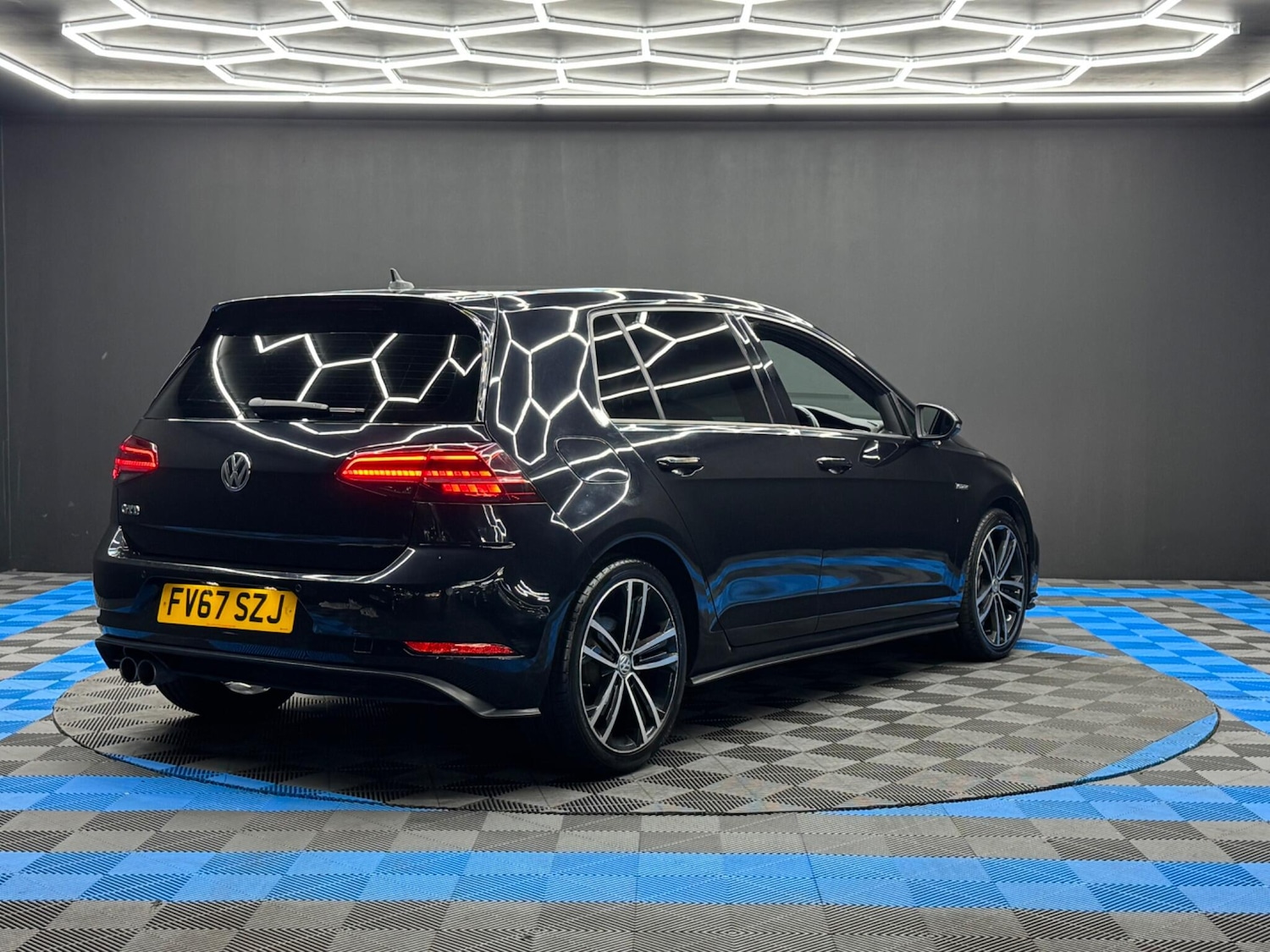 Used Volkswagen Golf 2017 for sale - 77315211: Photo 5