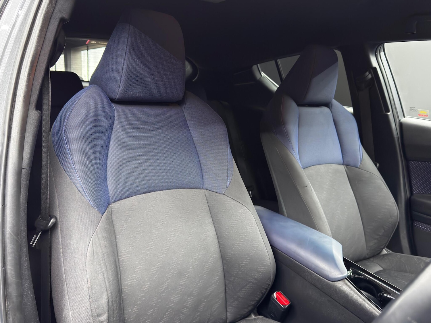 Used Toyota C-HR for sale - 77807811: Photo 12