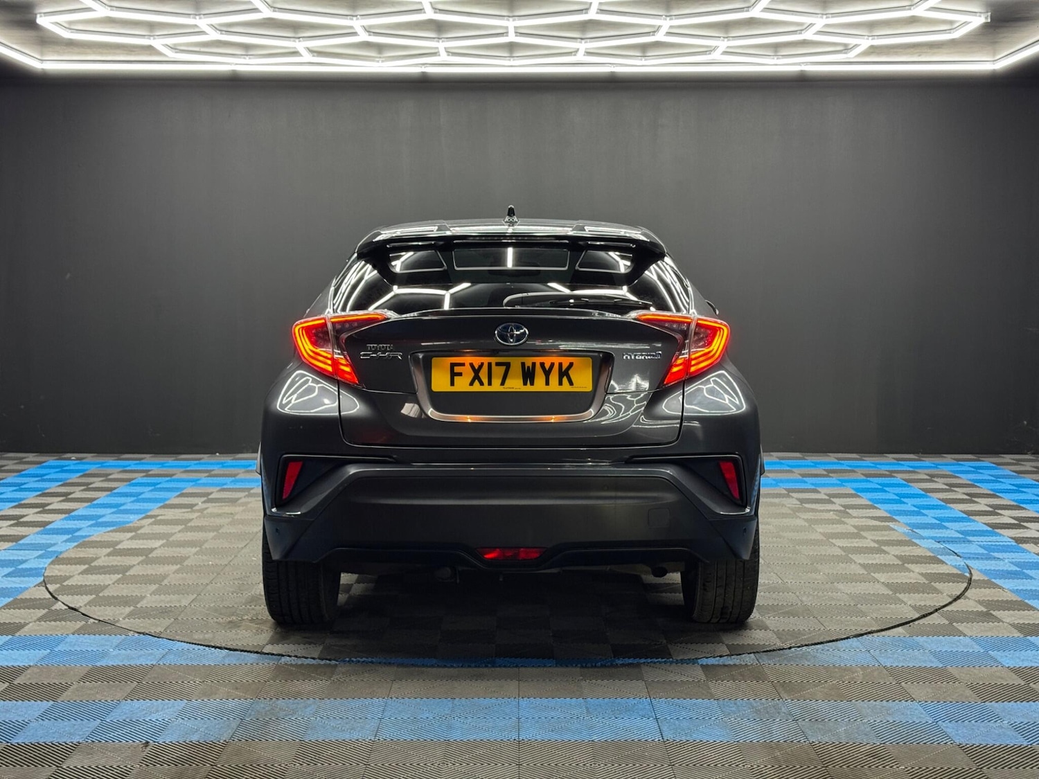 Used Toyota C-HR for sale - 77807811: Photo 6