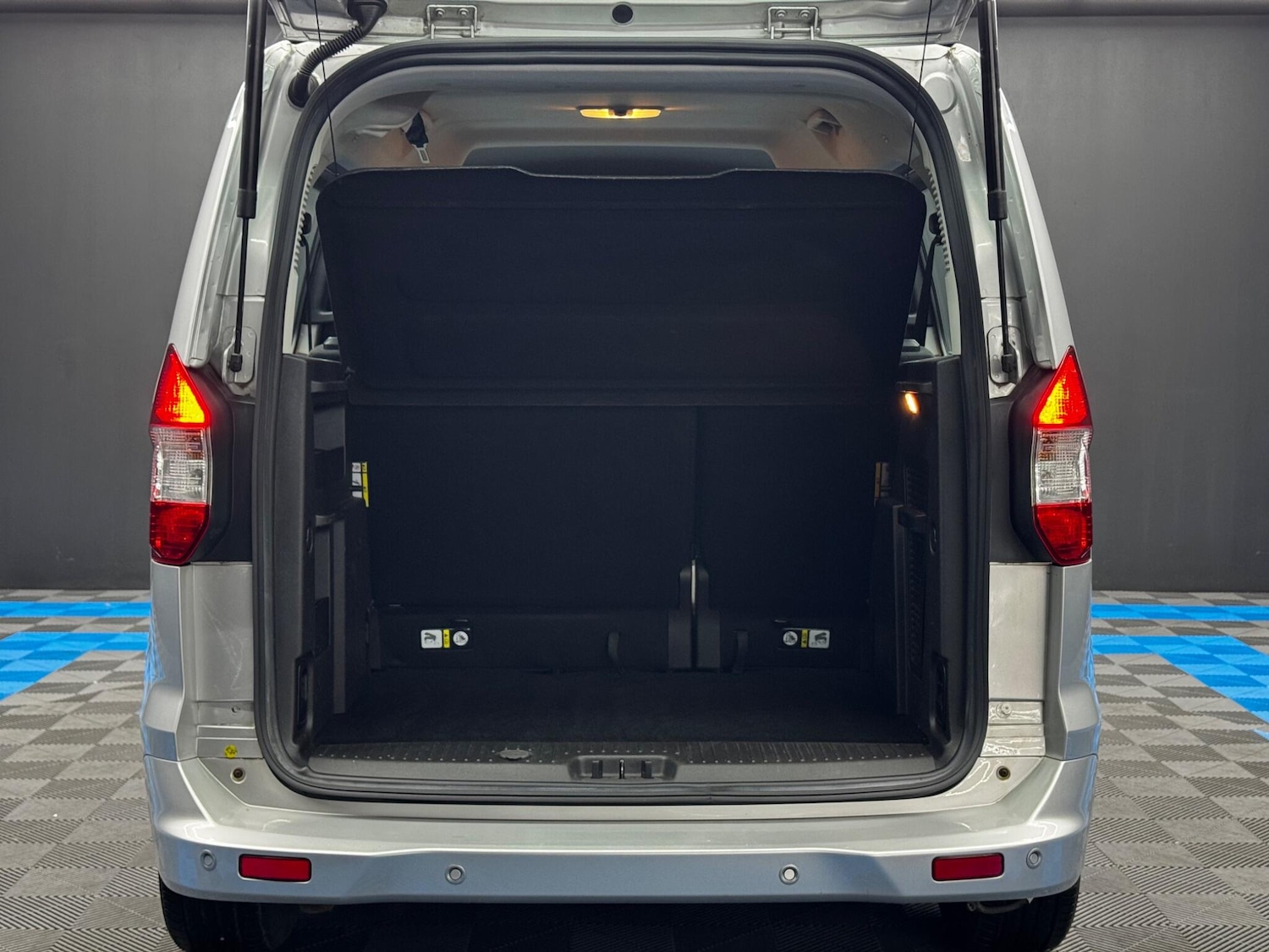 Used Ford Tourneo Courier 2019 for sale - 76993288: Photo 35