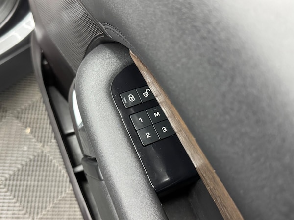 Used Land Rover Discovery 2018 for sale - 75697202: Photo 42