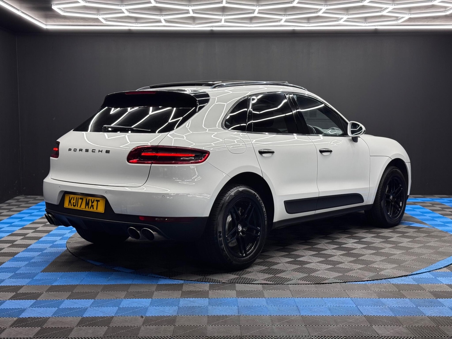 Used Porsche Macan 2017 for sale - 76307031: Photo 5