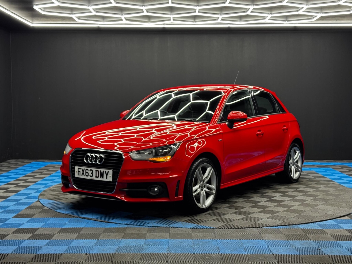 Used Audi A1 2013 for sale - 76619685: Photo 3