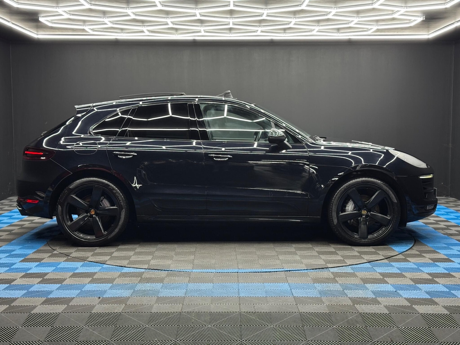 Used Porsche Macan 2017 for sale - 77396500: Photo 4