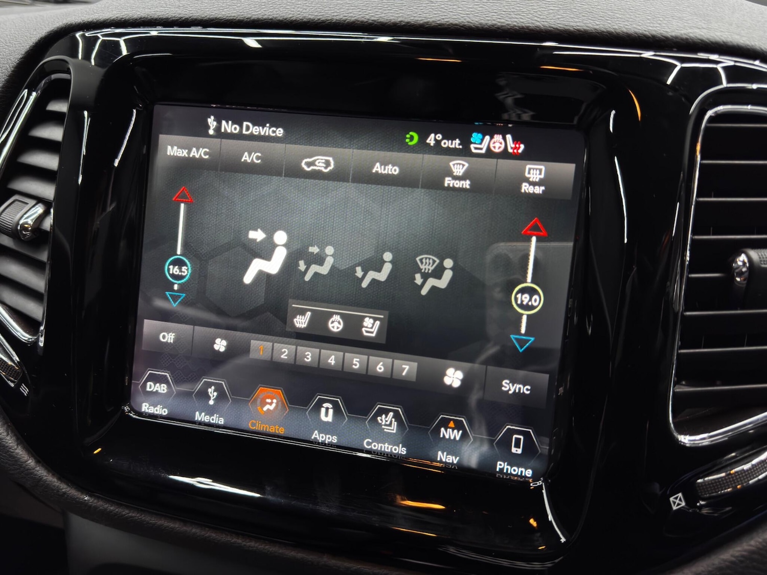 Used Jeep Compass 2019 for sale - 76918610: Photo 31