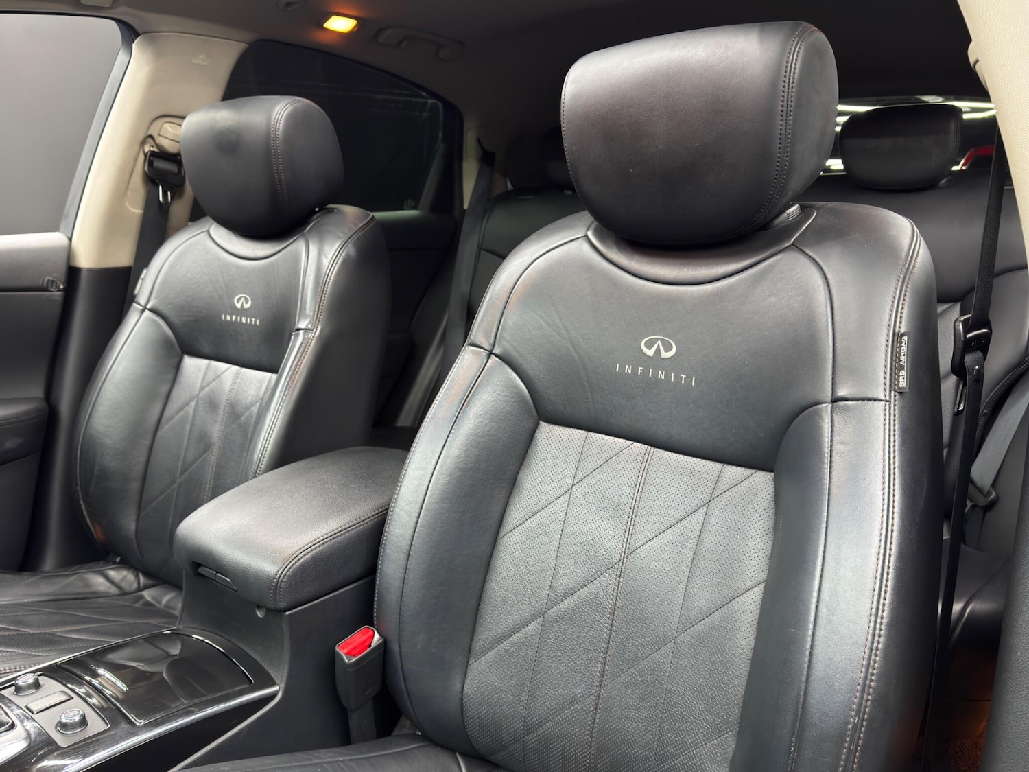 Used Infiniti QX70 2014 for sale - 77468807: Photo 14