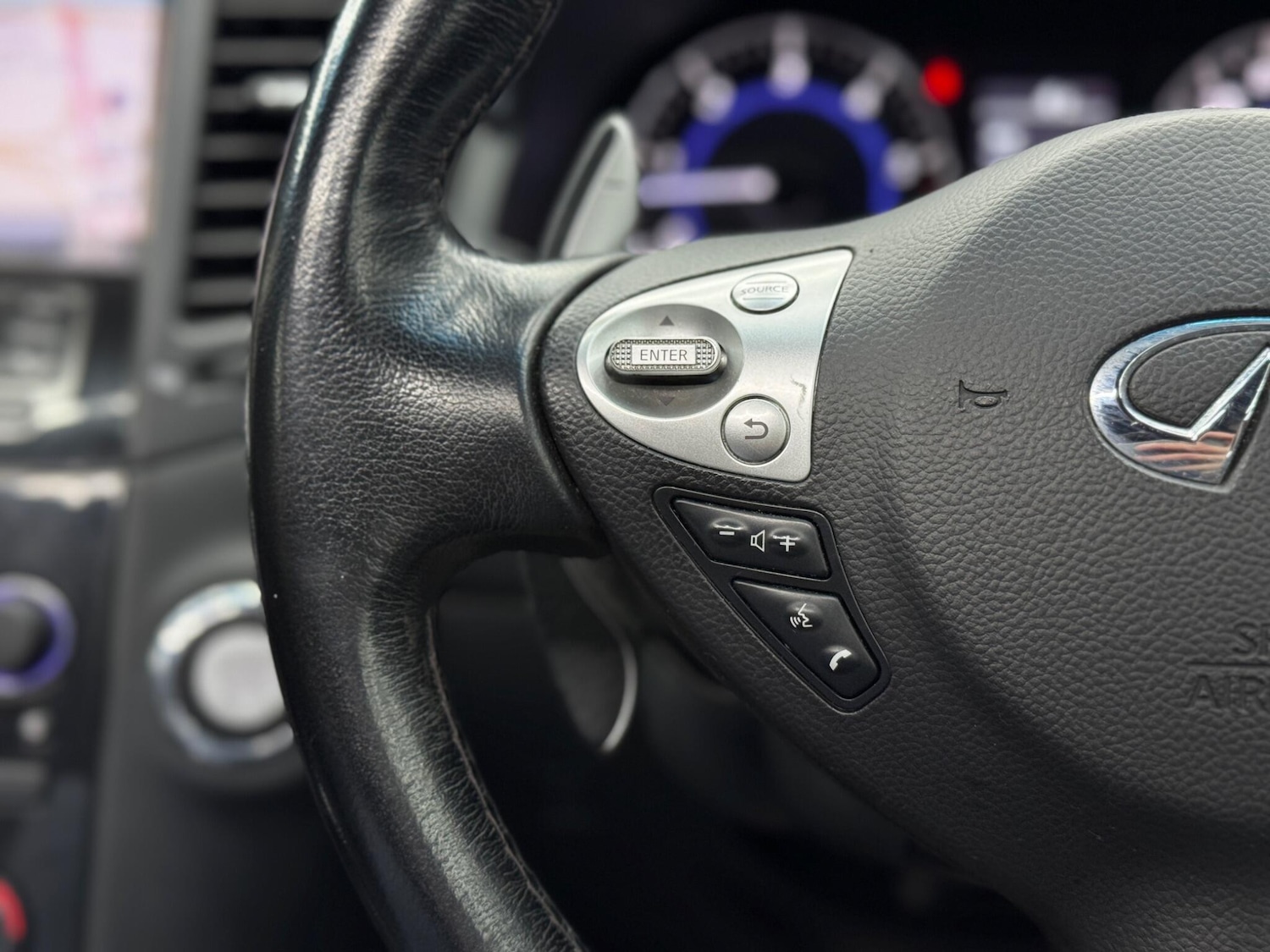 Used Infiniti QX70 2014 for sale - 77468807: Photo 20