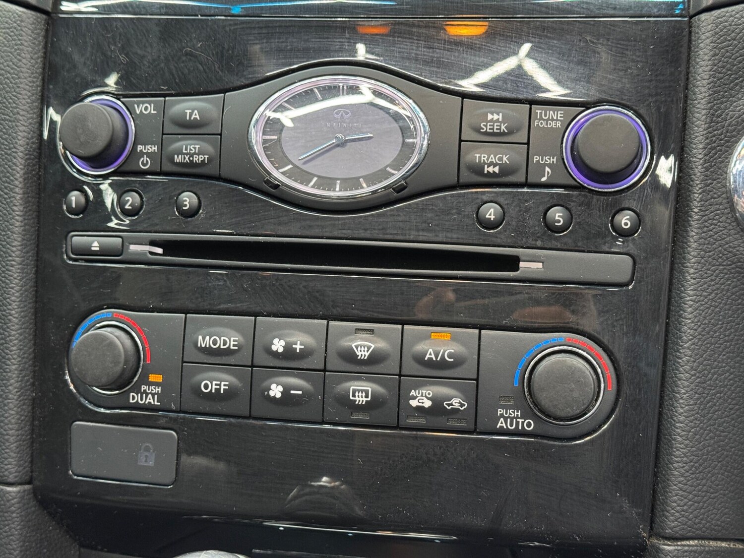 Used Infiniti QX70 2014 for sale - 77468807: Photo 28