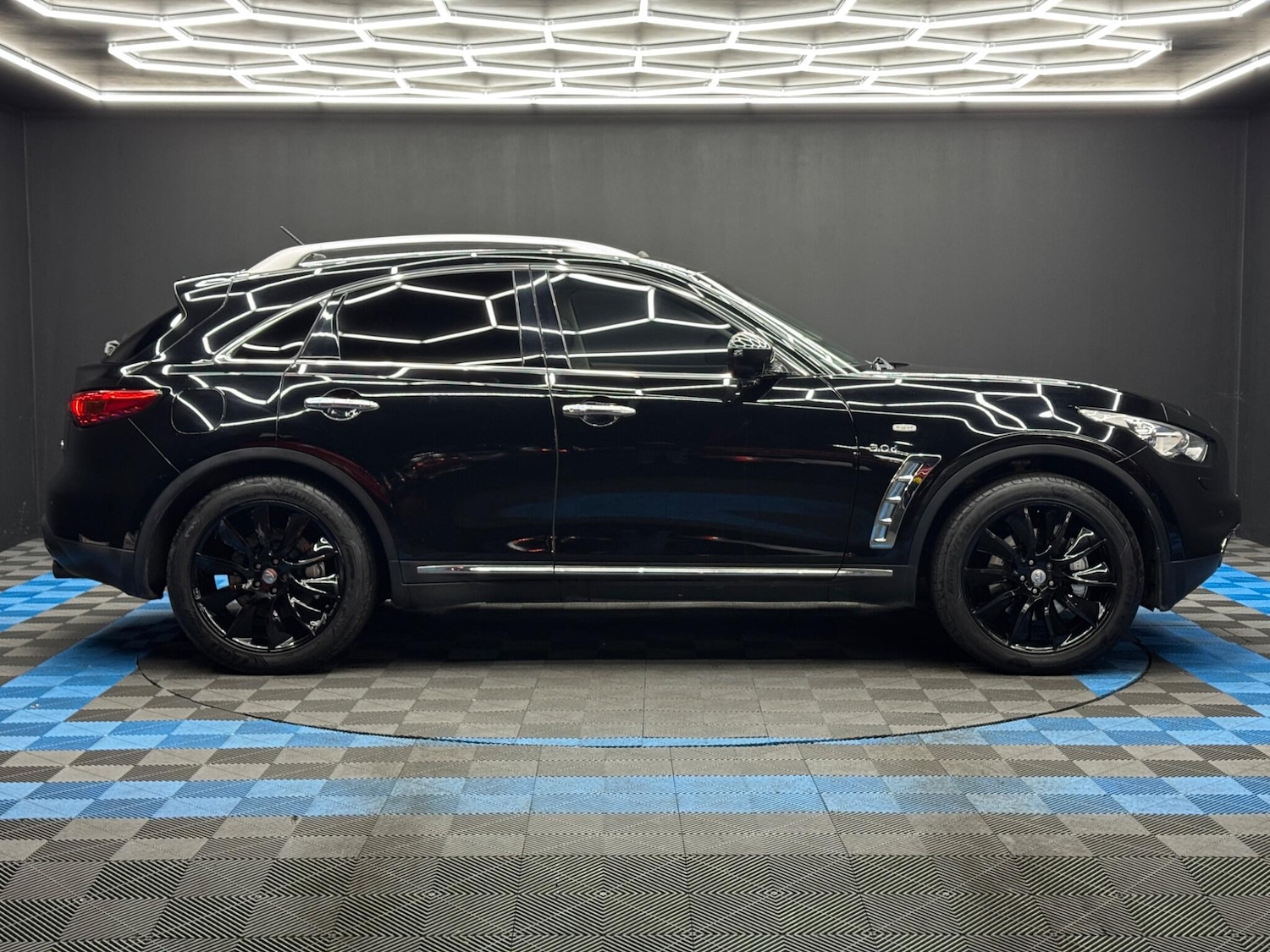 Used Infiniti QX70 2014 for sale - 77468807: Photo 4