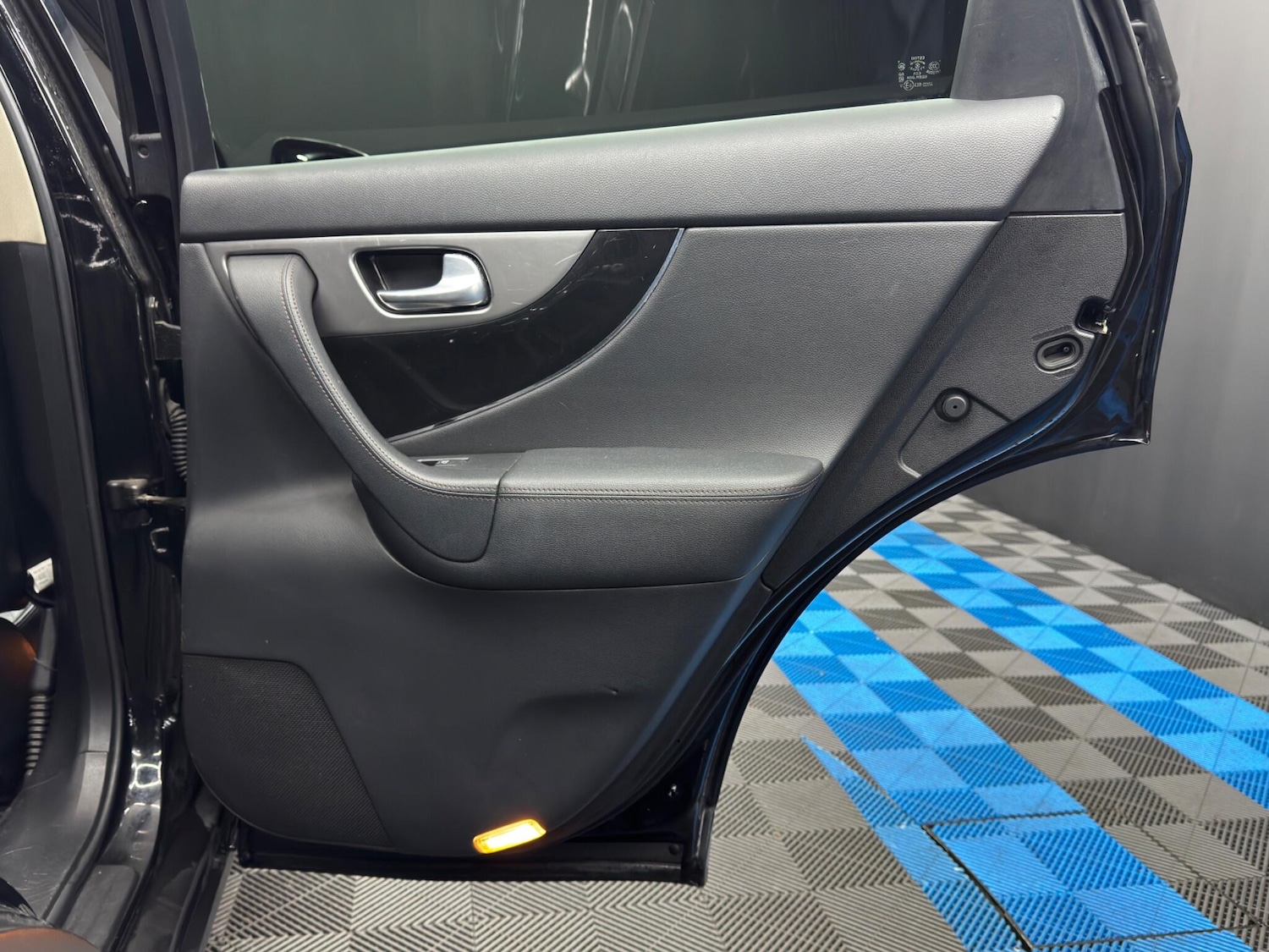 Used Infiniti QX70 2014 for sale - 77468807: Photo 43