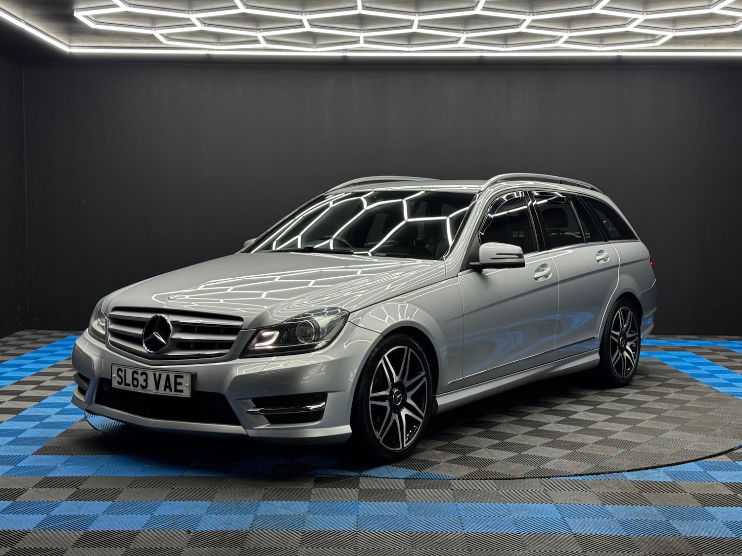 Used Mercedes-Benz C Class 2013 for sale - 76511767: Photo 3