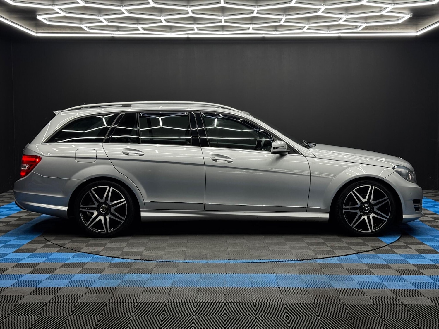 Used Mercedes-Benz C Class 2013 for sale - 76511767: Photo 4