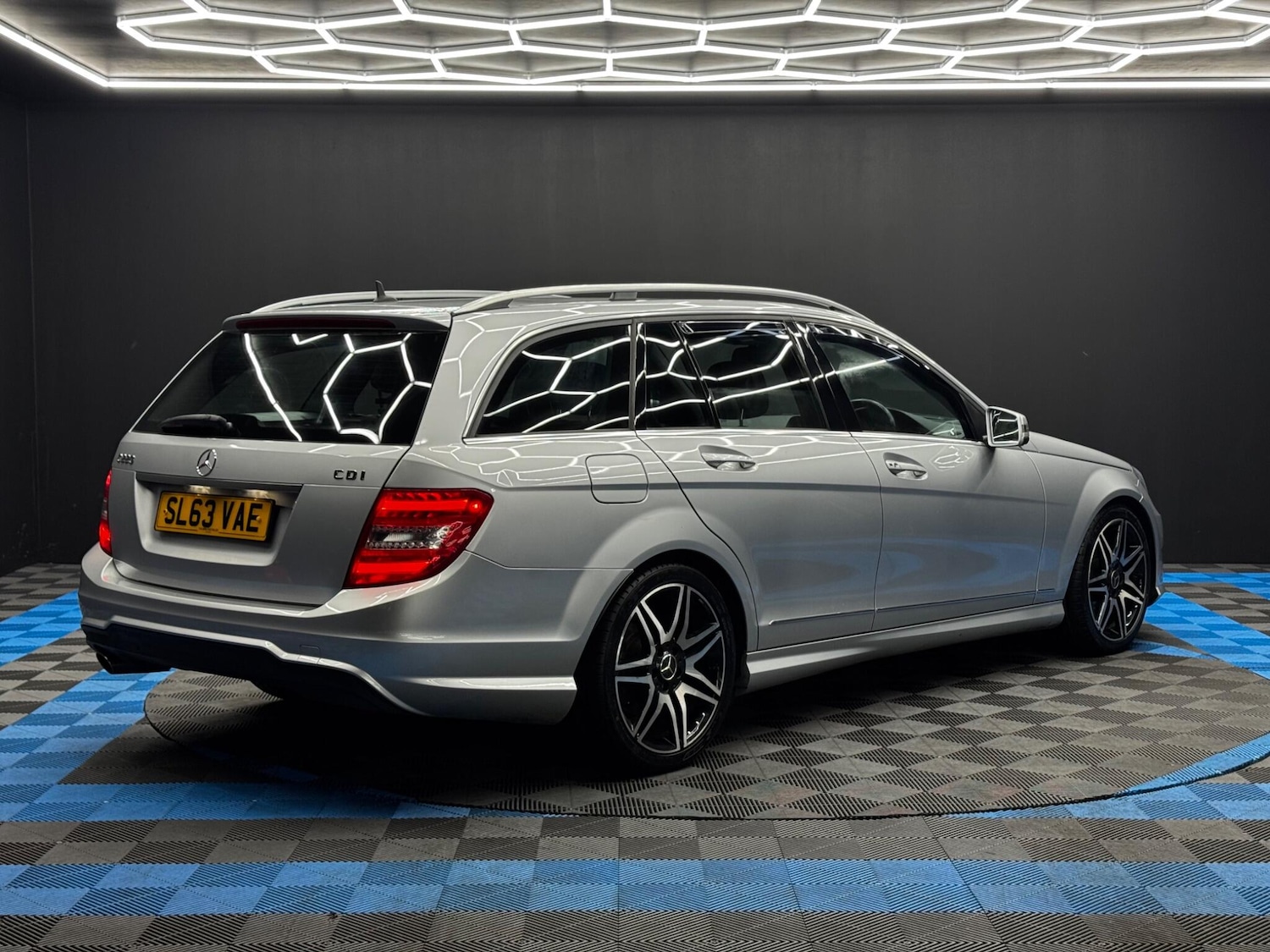 Used Mercedes-Benz C Class 2013 for sale - 76511767: Photo 5