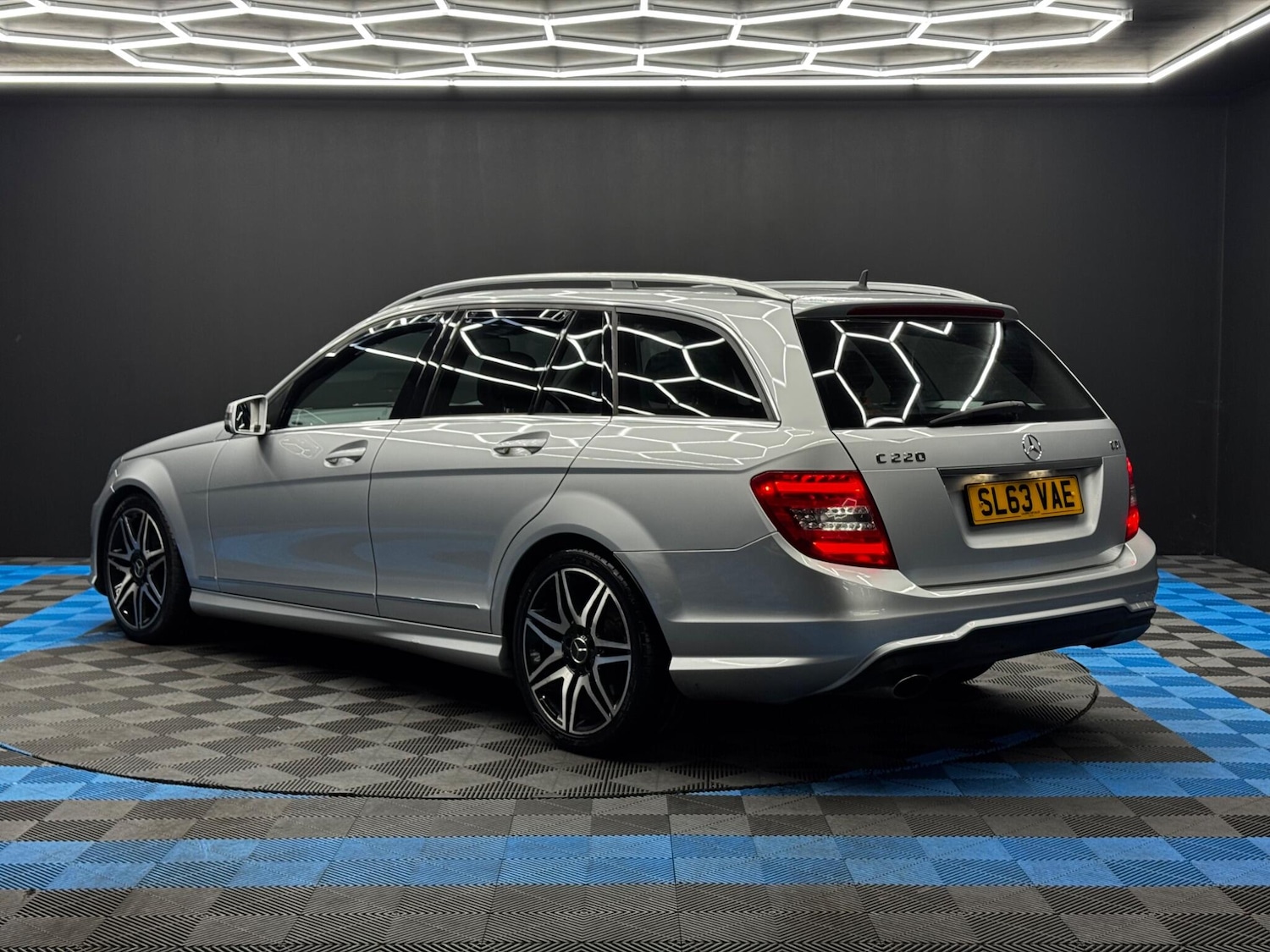 Used Mercedes-Benz C Class 2013 for sale - 76511767: Photo 7