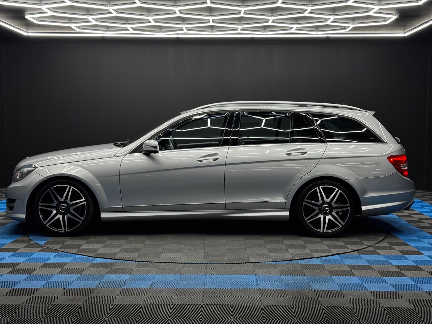 Used Mercedes-Benz C Class 2013 for sale - 76511767: Photo 8