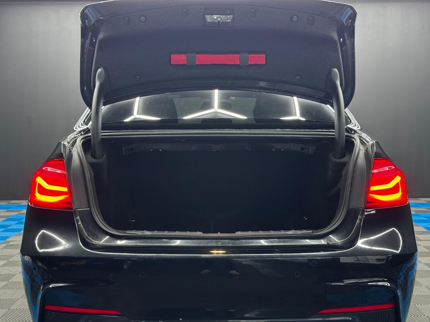 Used BMW 3 Series 2017 for sale - 77496978: Photo 41