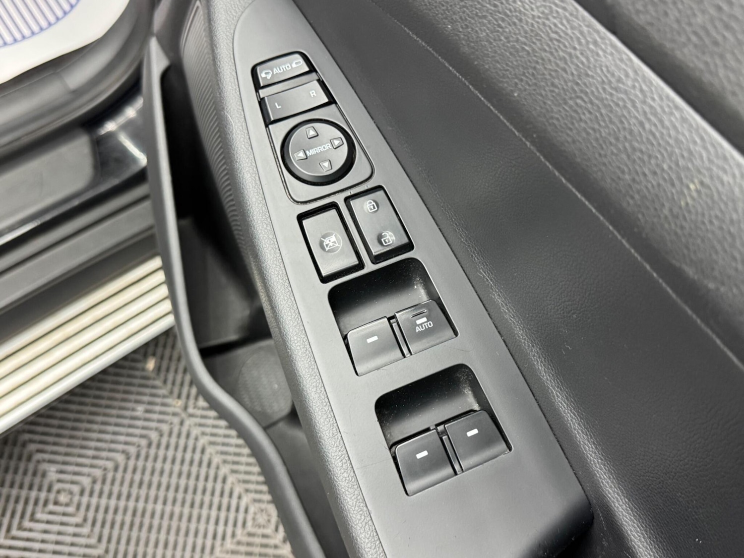 Used Hyundai TUCSON 2017 for sale - 76832838: Photo 35