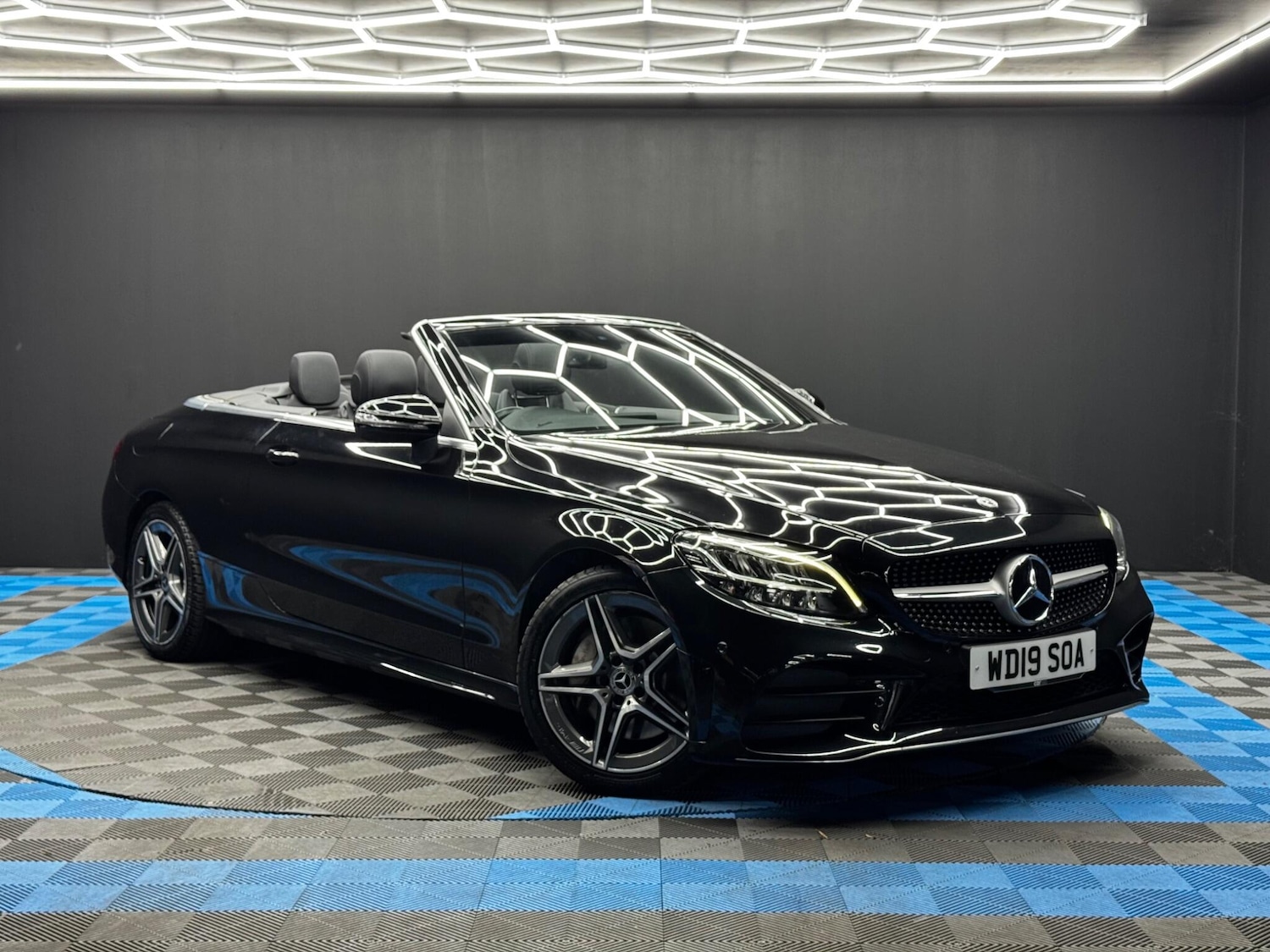 Used Mercedes-Benz C Class 2019 for sale - 76361199: Photo 1