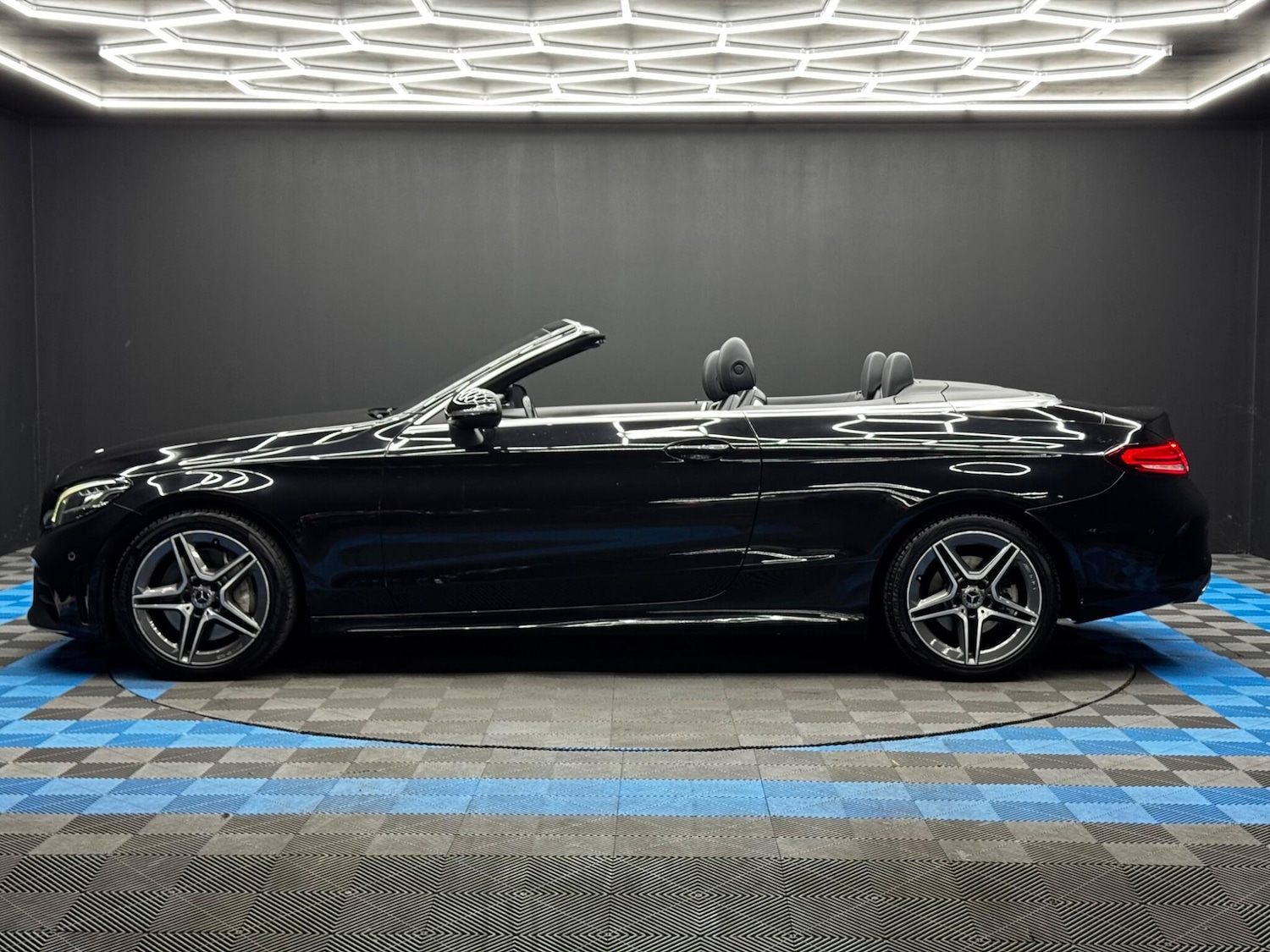 Used Mercedes-Benz C Class 2019 for sale - 76361199: Photo 8