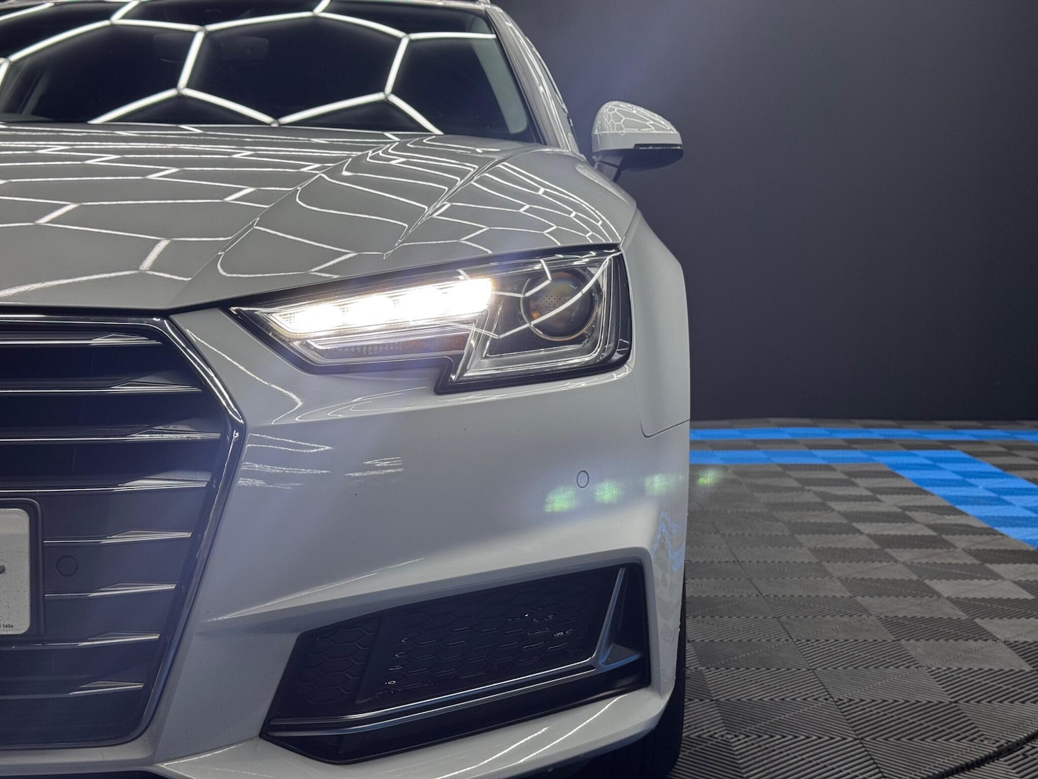 Used Audi A4 Avant for sale - 76728105: Photo 43