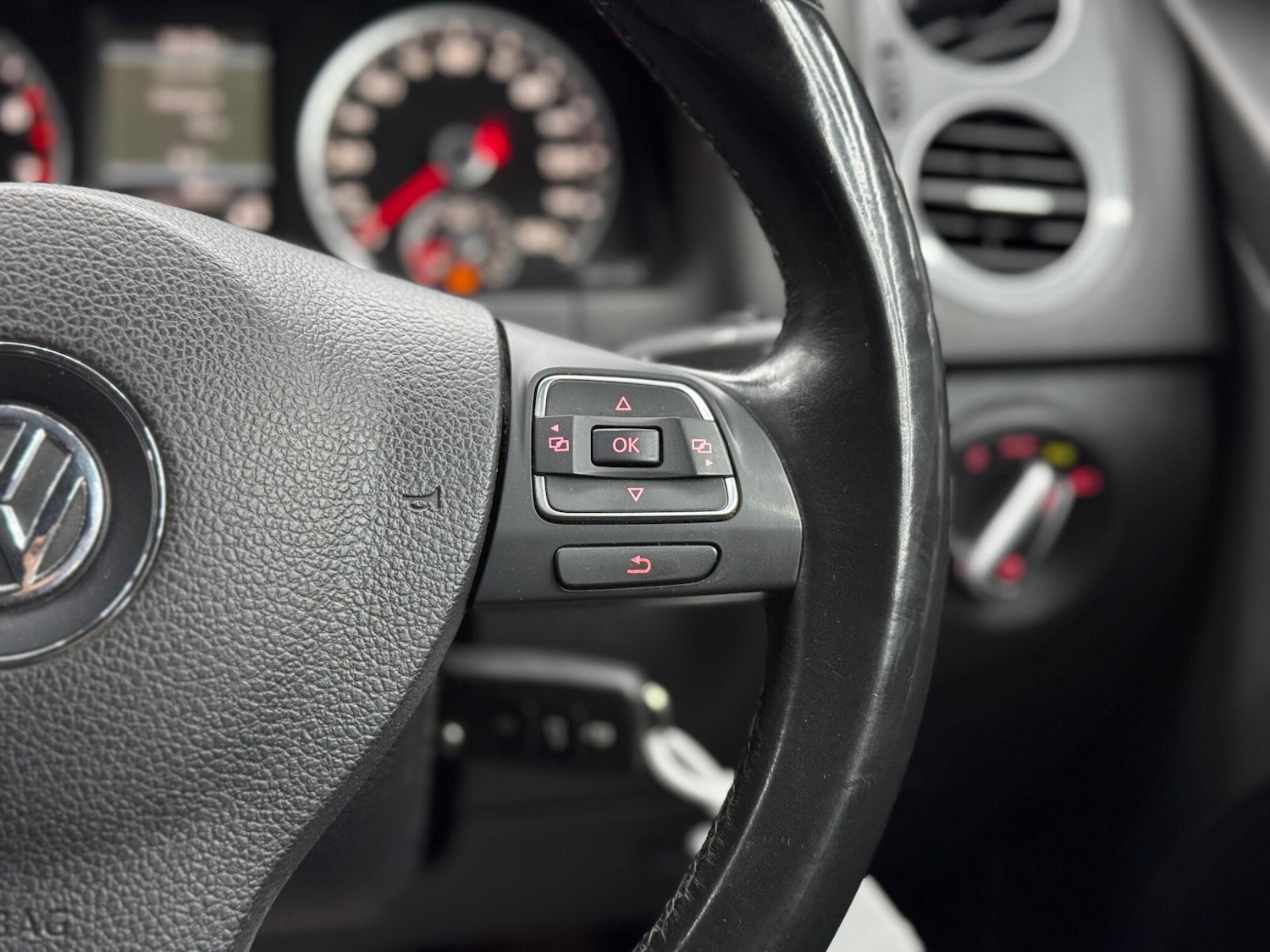 Used Volkswagen Tiguan 2013 for sale - 77854188: Photo 21