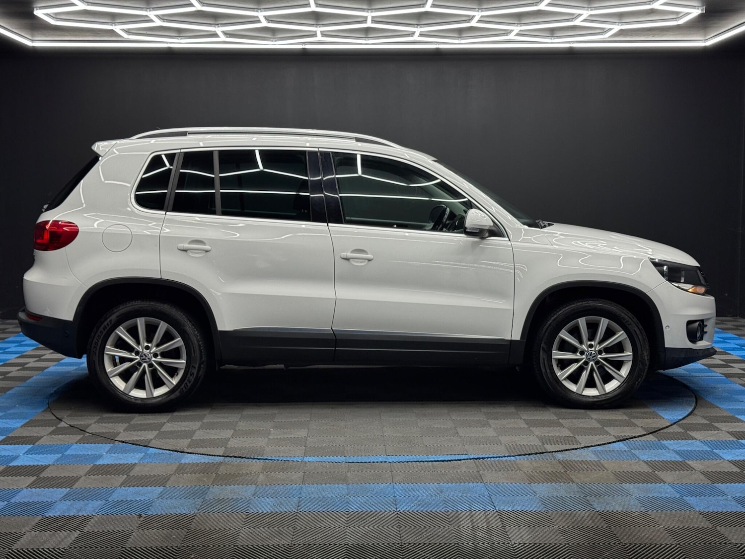 Used Volkswagen Tiguan 2013 for sale - 77854188: Photo 4