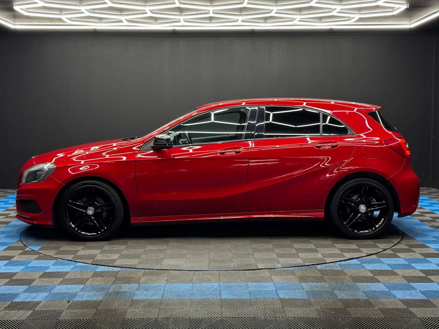 Used Mercedes-Benz A-Class 2014 for sale - 78135903: Photo 8