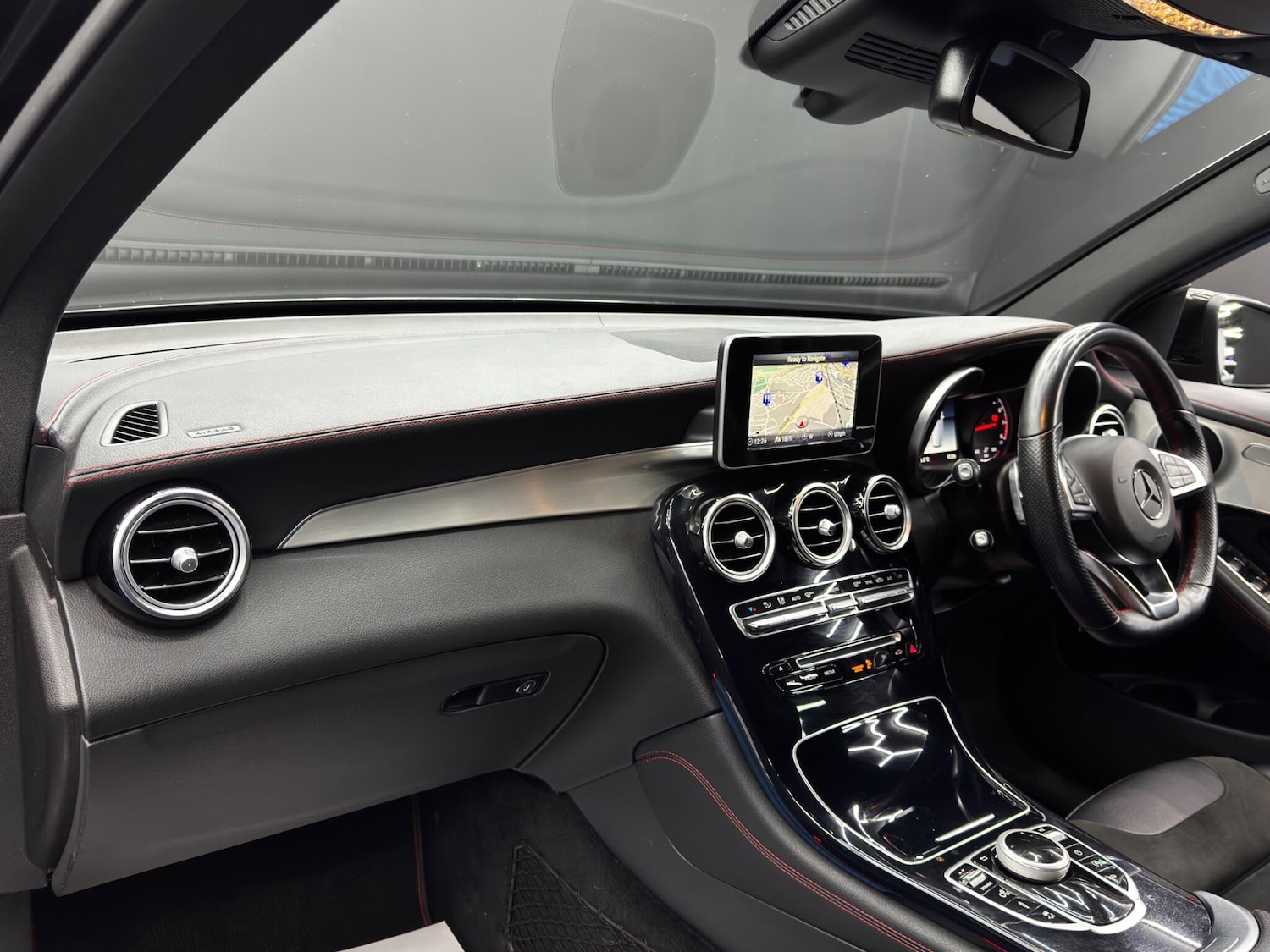 Used Mercedes-Benz GLC 2019 for sale - 76700637: Photo 11