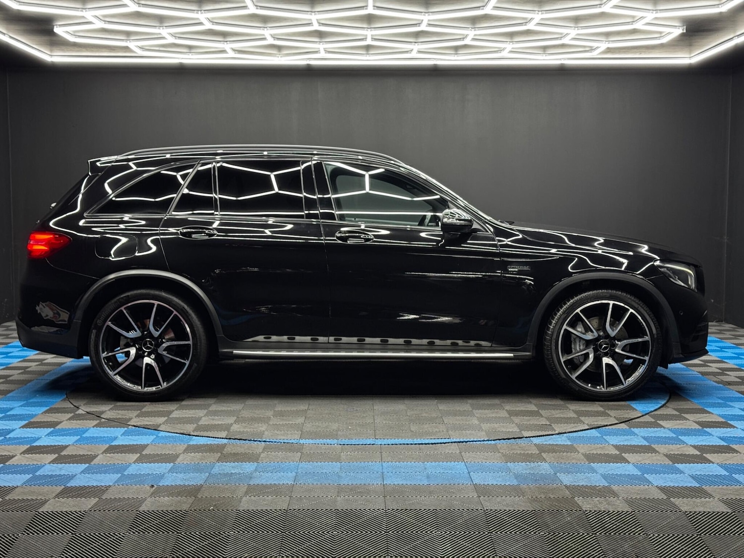 Used Mercedes-Benz GLC 2019 for sale - 76700637: Photo 4