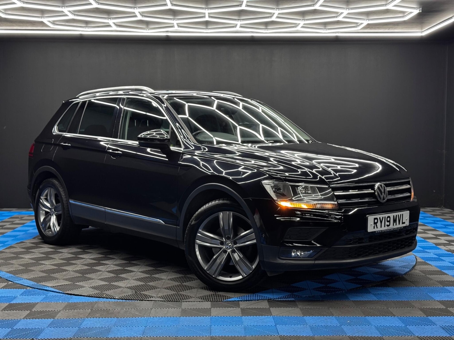 Used Volkswagen Tiguan 2019 for sale - 76456685: Photo 1