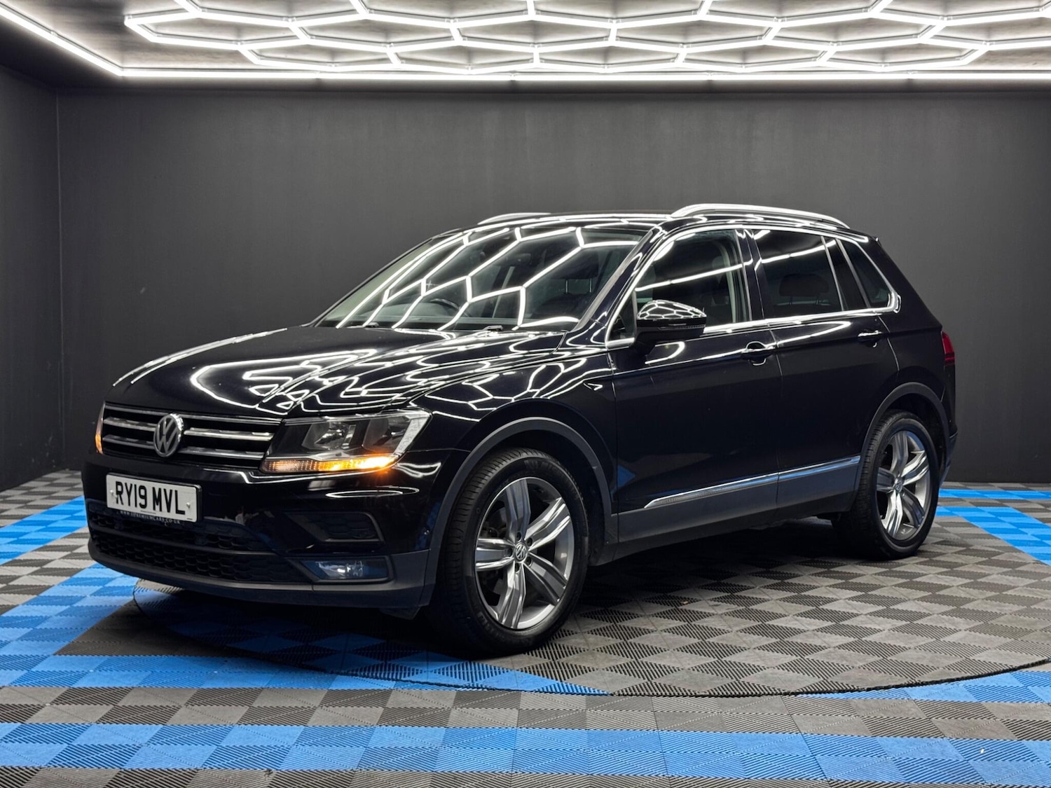 Used Volkswagen Tiguan 2019 for sale - 76456685: Photo 3