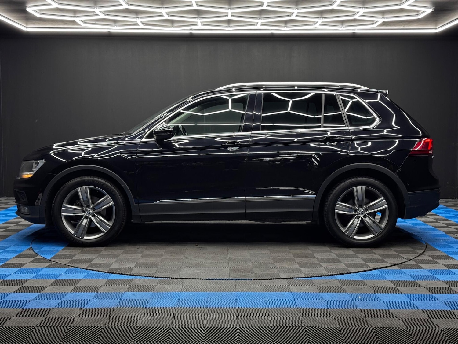 Used Volkswagen Tiguan 2019 for sale - 76456685: Photo 8