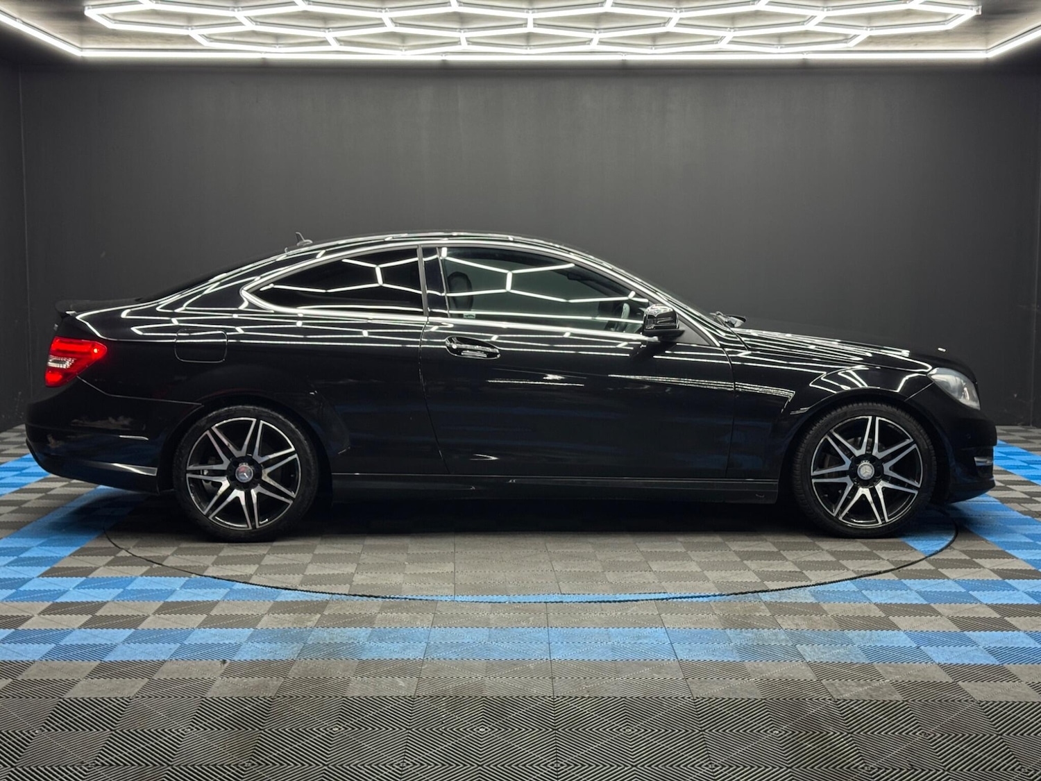 Used Mercedes-Benz C Class 2013 for sale - 77625541: Photo 4